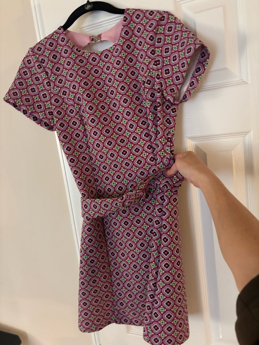 Pink Geometric Cap-Sleeve Dress - Picture 5 of 8
